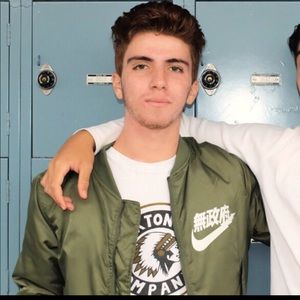 Meet your Posher, Victor